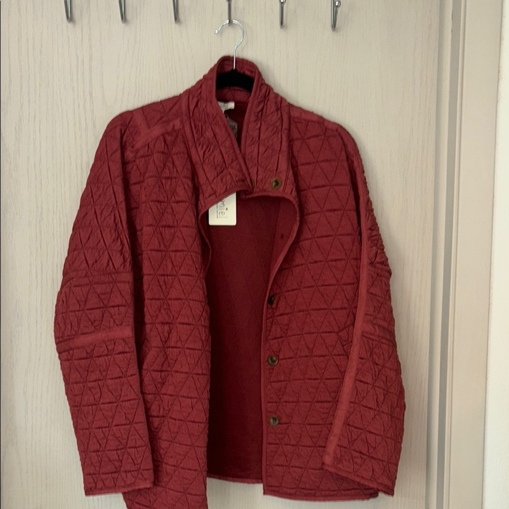 LA MIEL Red Lightweight Shirt Jacket Quilted Design
